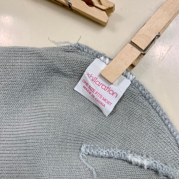 Two knit beanie hats - Picture 5 of 5